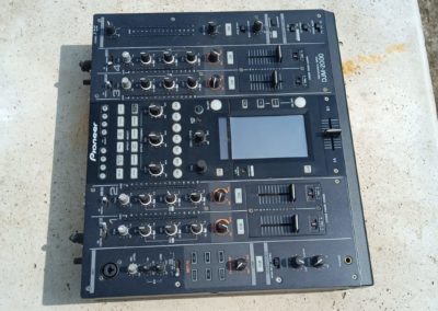 Table de mixage Pioneer DJM2000